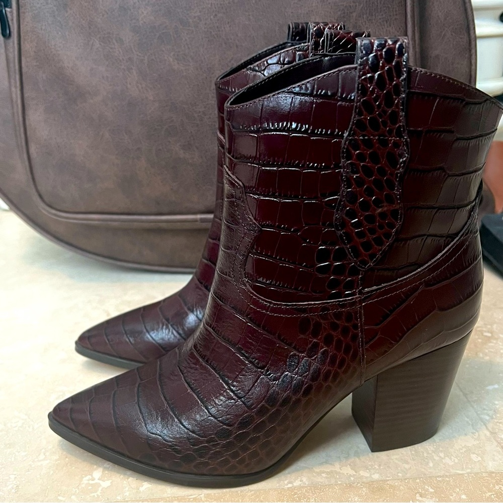 Gibson & Latimer cowgirl booties. Never worn. Size 7.5
